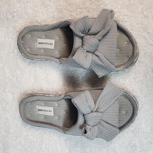 Aerosoles gray slip on size 6.5 to 7.5.  Good used condition.